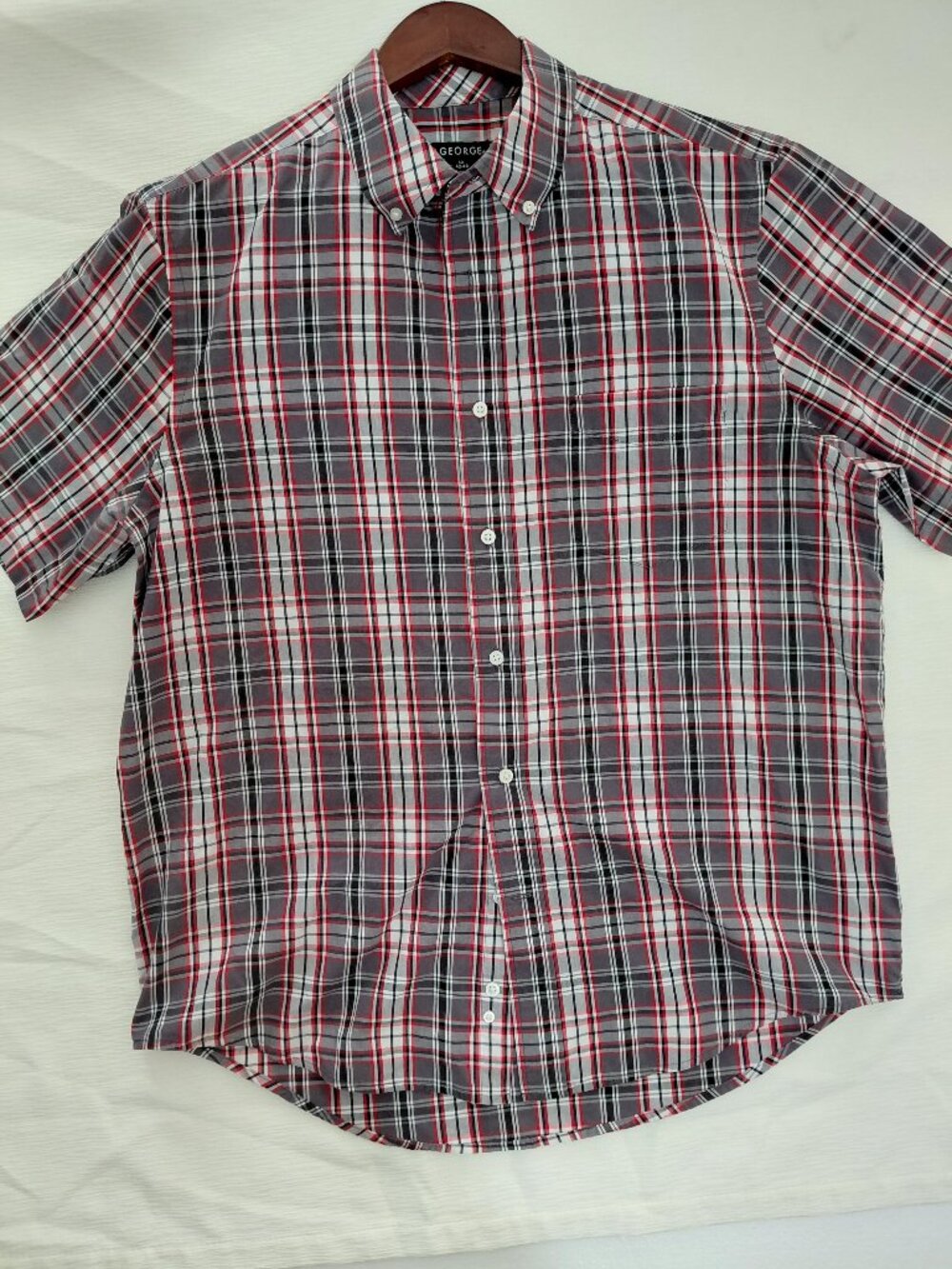 George Men's Short Sleeve Plaid Button-Up Shirt – Red, Black & White
